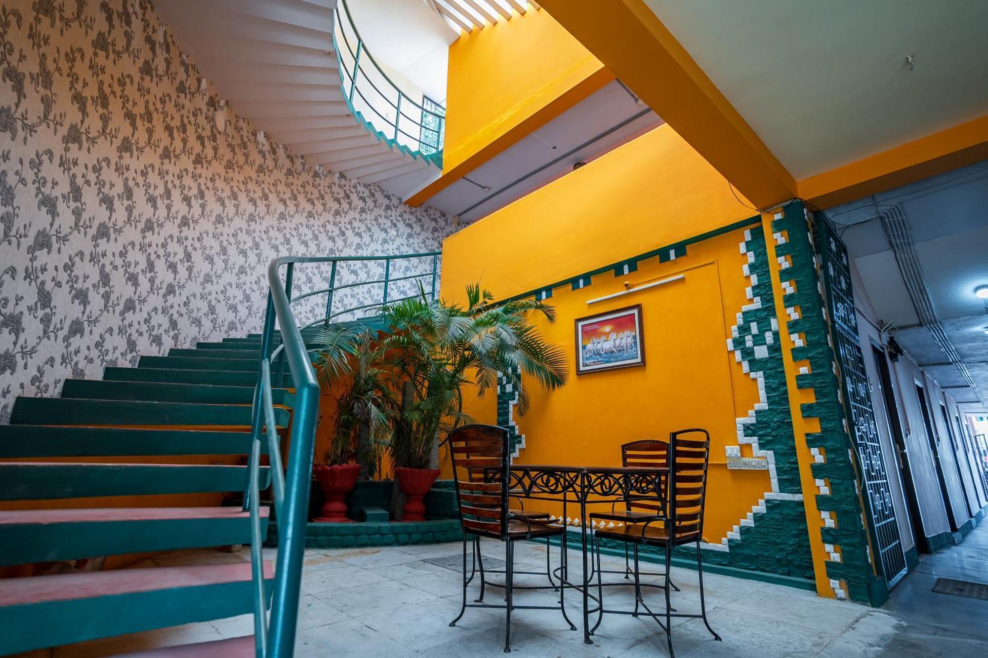 Отель La Courtyard Пондичерри Экстерьер фото
